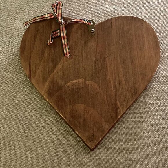 Vintage Wood Heart Shaped Wecome Sign - Picture 4 of 7